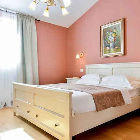 Anna Villa Umag